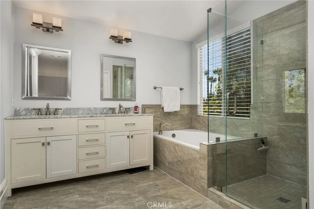 2564 NEWMAN AVENUE Tustin, CA 92782