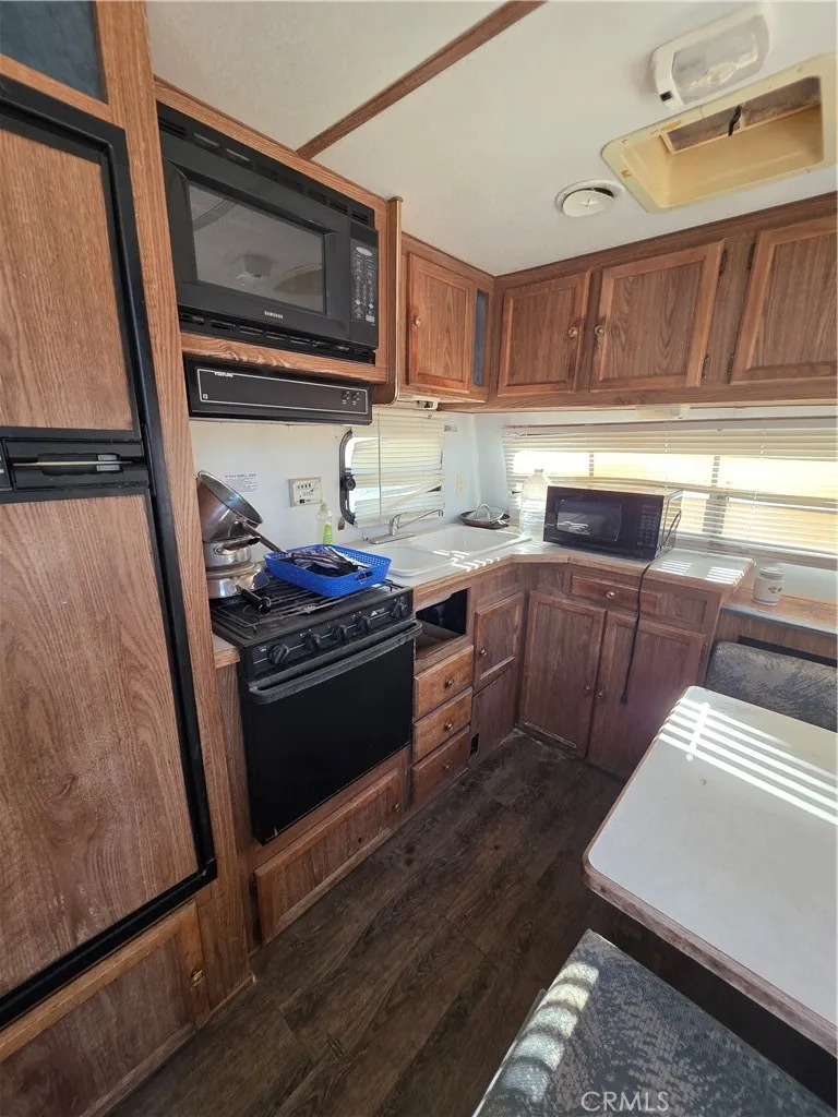 82414 3rd Trona, CA 93562