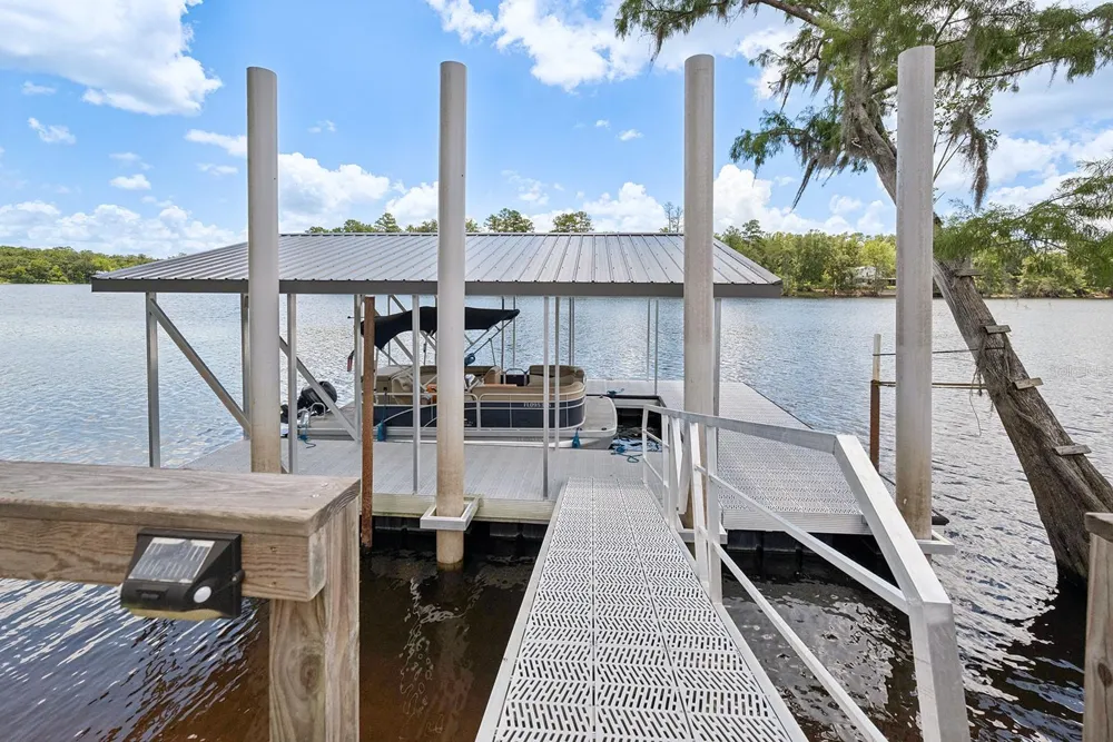 8213 RIVERVIEW ROAD Fanning Springs, FL 32693