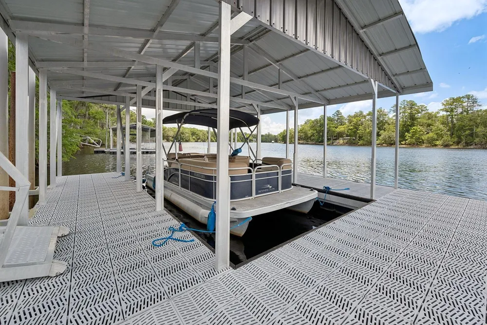 8213 RIVERVIEW ROAD Fanning Springs, FL 32693