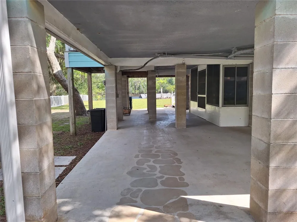 8213 RIVERVIEW ROAD Fanning Springs, FL 32693