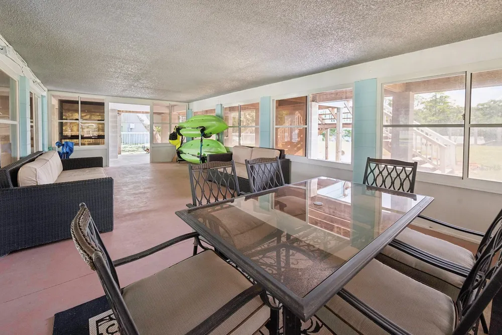 8213 RIVERVIEW ROAD Fanning Springs, FL 32693