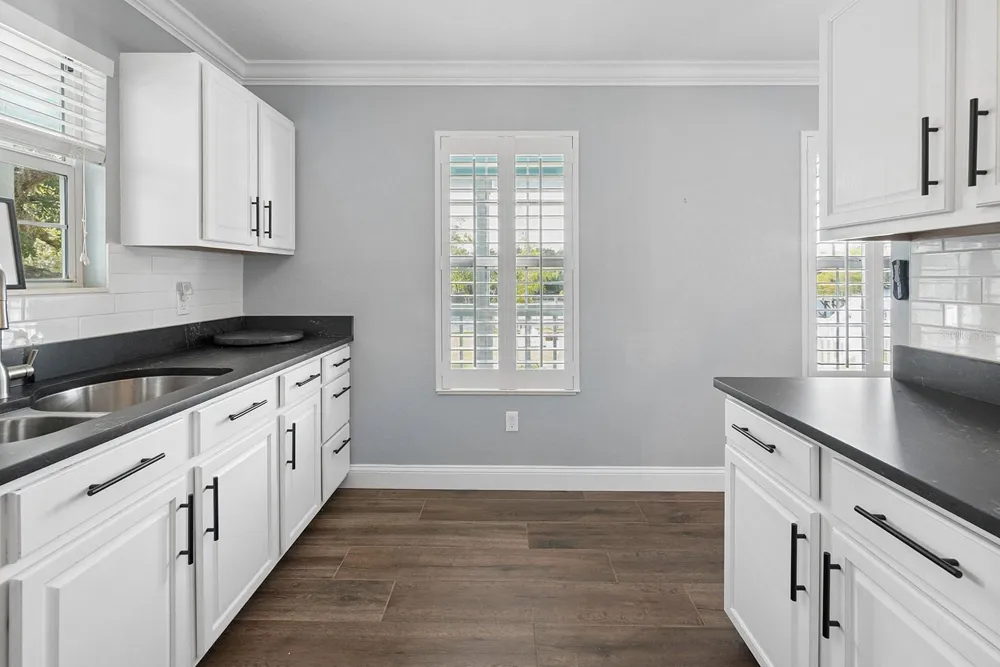 8213 RIVERVIEW ROAD Fanning Springs, FL 32693