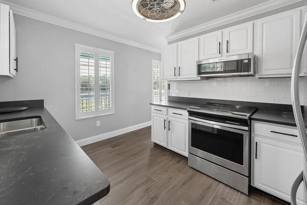 8213 RIVERVIEW ROAD Fanning Springs, FL 32693