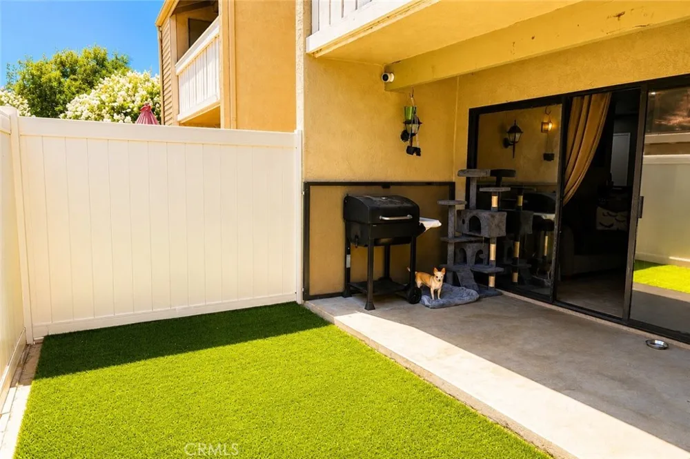 33 Town And Country Pomona, CA 91766