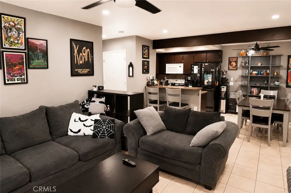 33 Town And Country Pomona, CA 91766