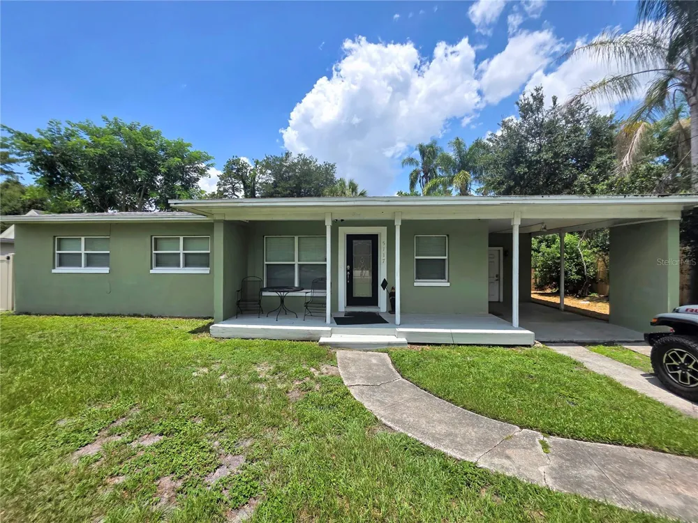 5117 LAKE HOWELL ROAD Winter Park, FL 32792