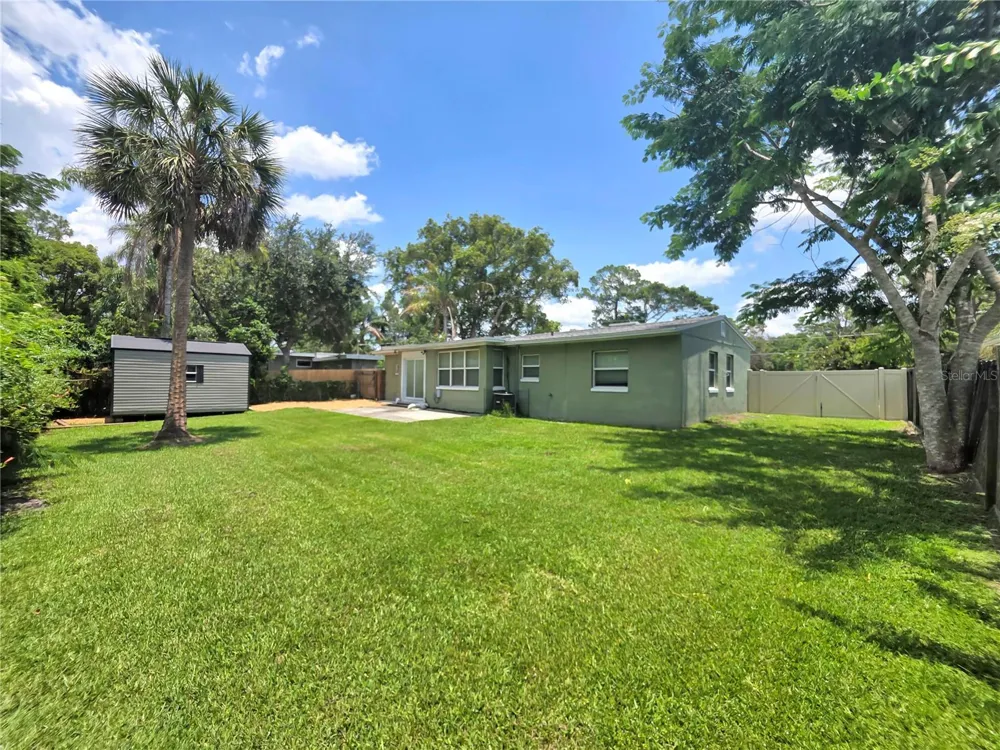 5117 LAKE HOWELL ROAD Winter Park, FL 32792