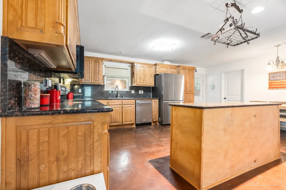6338 Fm 933 Blum, TX 76627