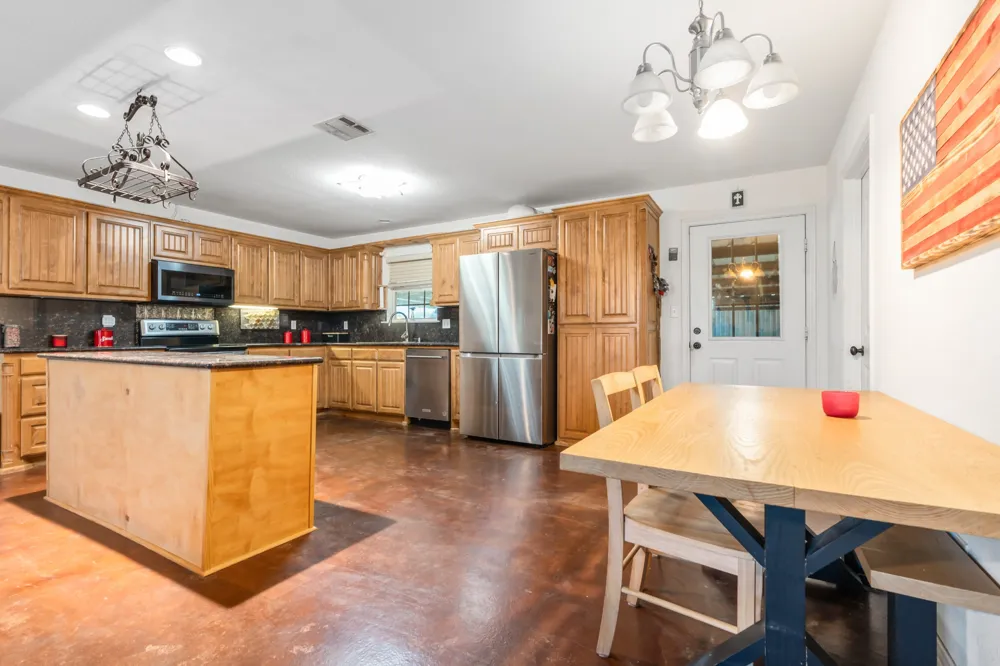 6338 Fm 933 Blum, TX 76627
