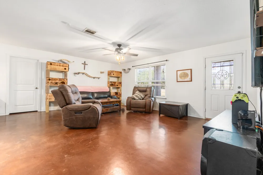 6338 Fm 933 Blum, TX 76627