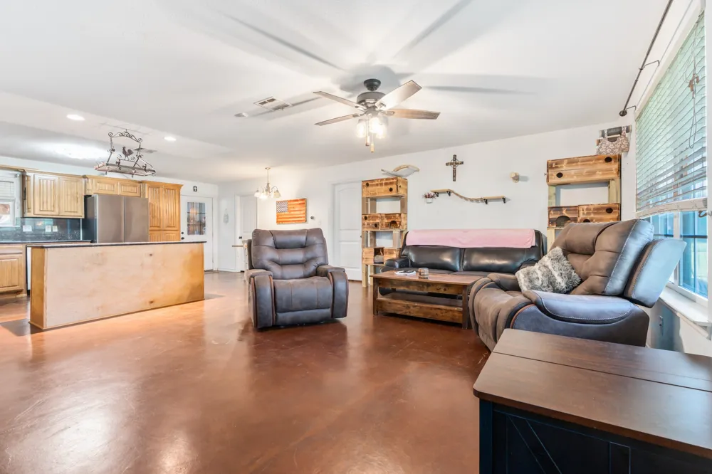 6338 Fm 933 Blum, TX 76627