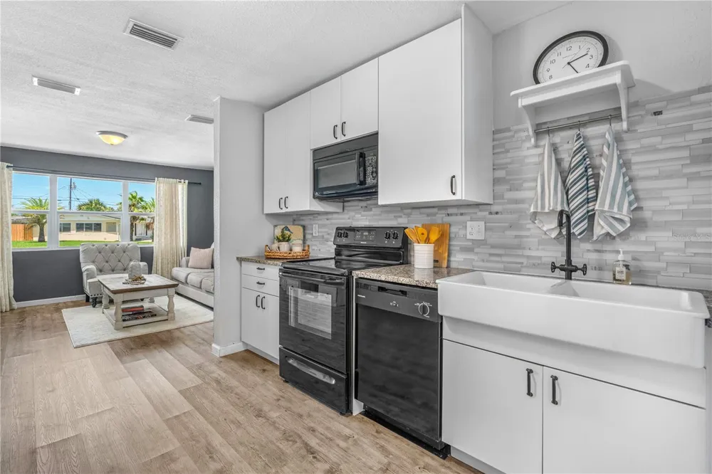 28 BEECHWOOD DRIVE Ormond Beach, FL 32176