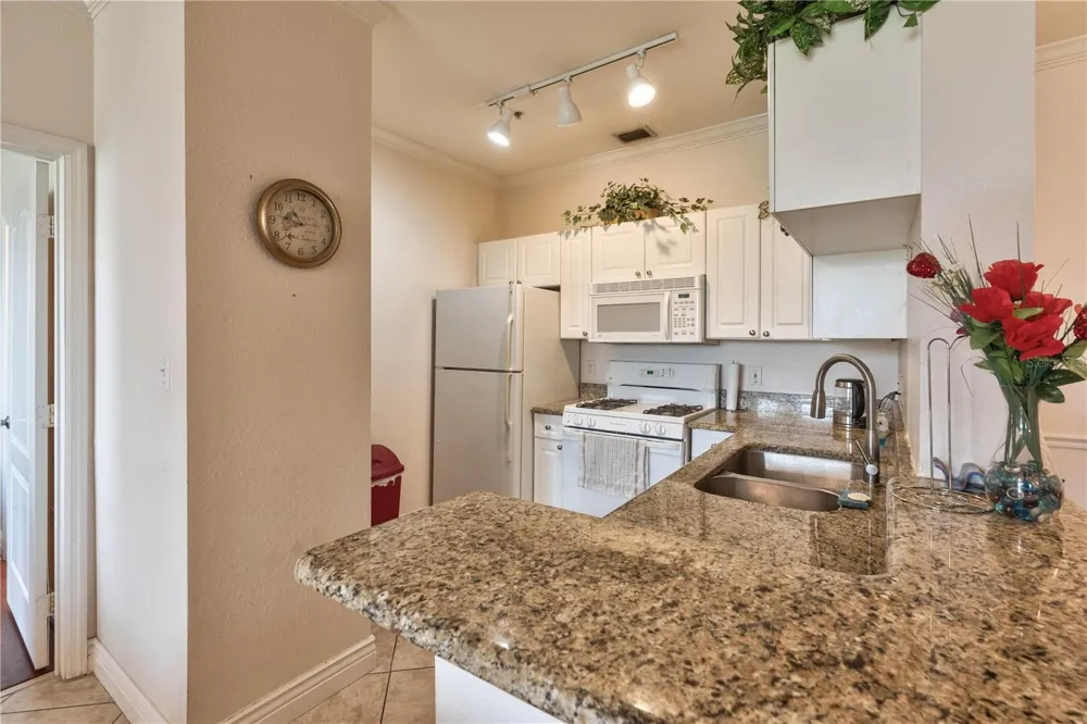 2732 VIA MURANO #526 Clearwater, FL 33764