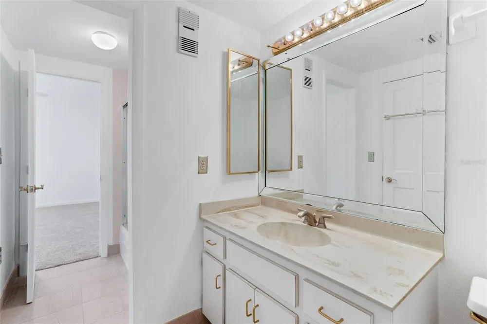100 PIERCE STREET #307 Clearwater, FL 33756