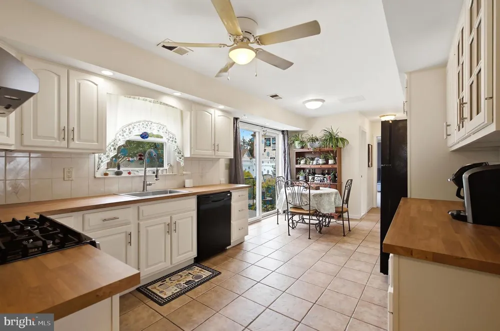 10 GEORGE AVENUE Monroe Township, NJ 08831