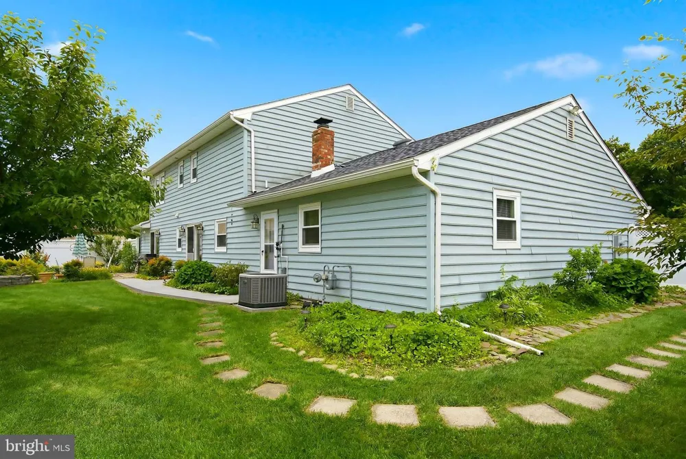 10 GEORGE AVENUE Monroe Township, NJ 08831