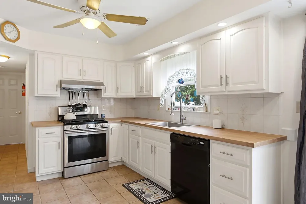 10 GEORGE AVENUE Monroe Township, NJ 08831