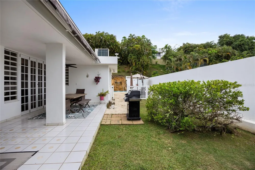 B-31 Poppy Street PARQUE FORESTAL San Juan, PR 00926