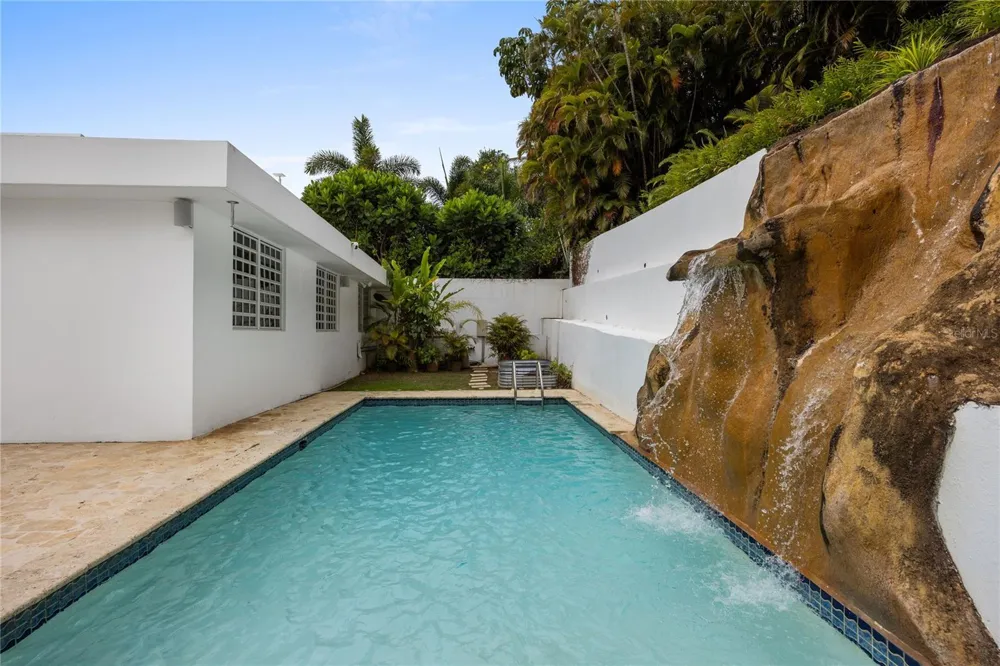 B-31 Poppy Street PARQUE FORESTAL San Juan, PR 00926