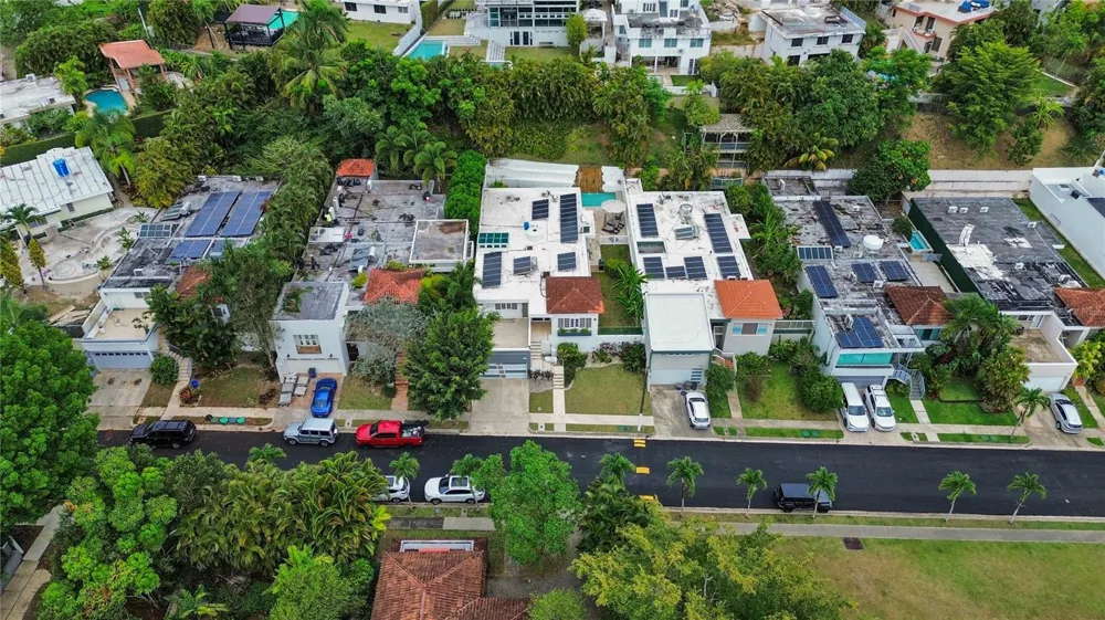 B-31 Poppy Street PARQUE FORESTAL San Juan, PR 00926