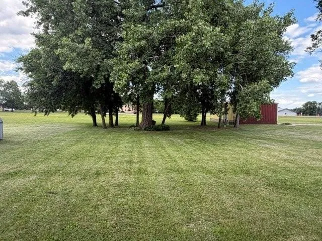 522 E 2nd Street Truman, MN 56088
