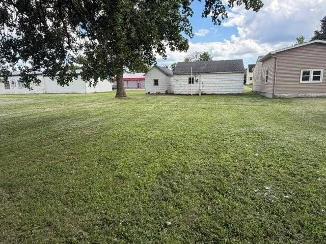 522 E 2nd Street Truman, MN 56088