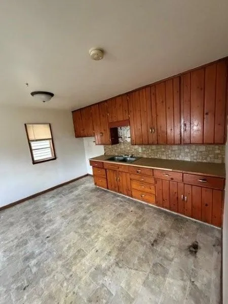 522 E 2nd Street Truman, MN 56088