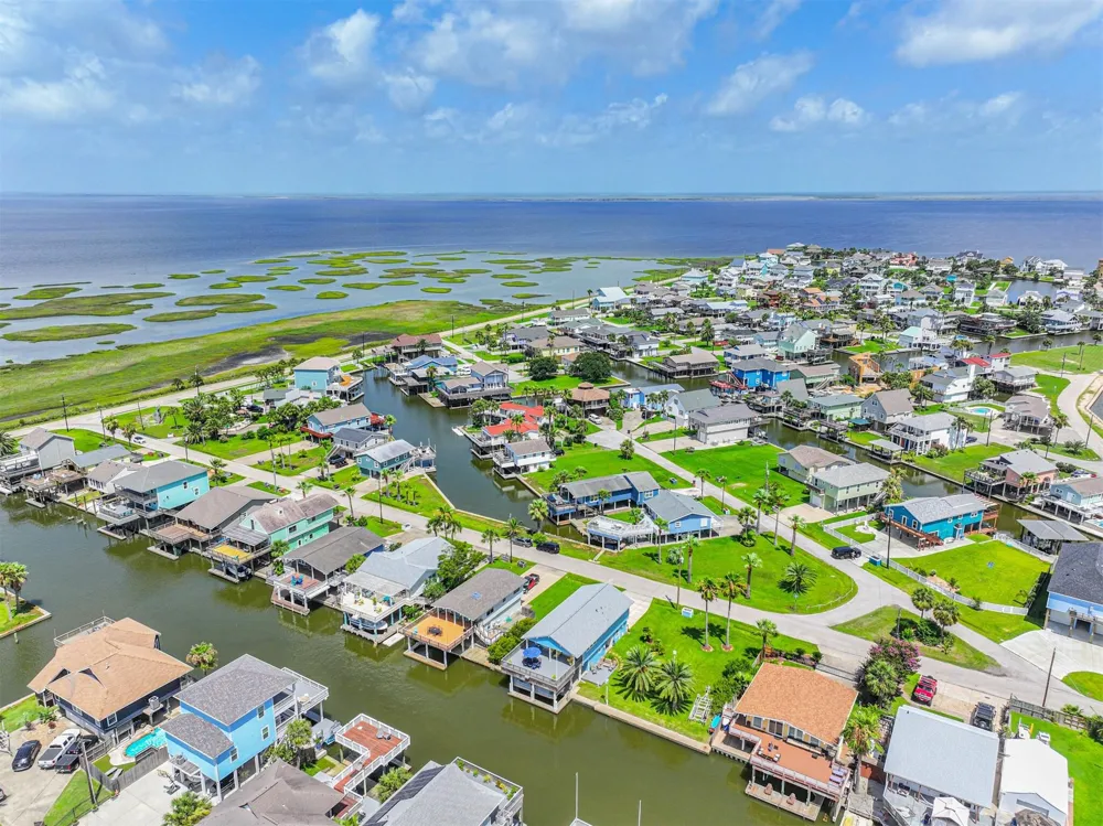 16611 Flamingo Way Jamaica Beach, TX 77554