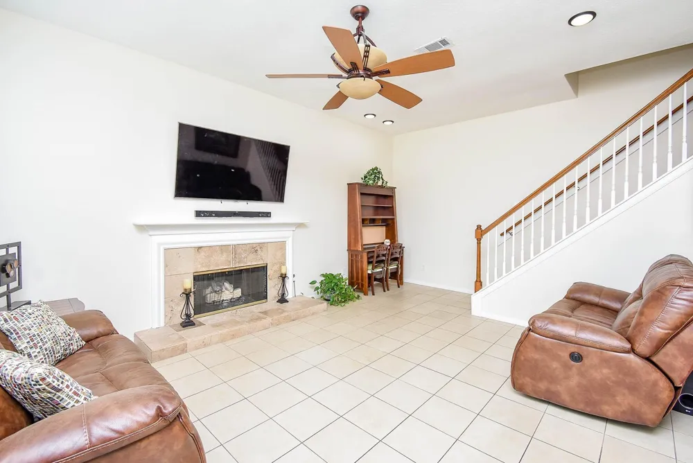 15611 Oakworth Court Sugar Land, TX 77498