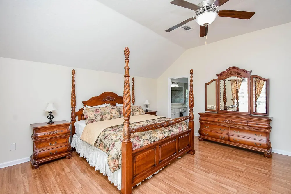15611 Oakworth Court Sugar Land, TX 77498