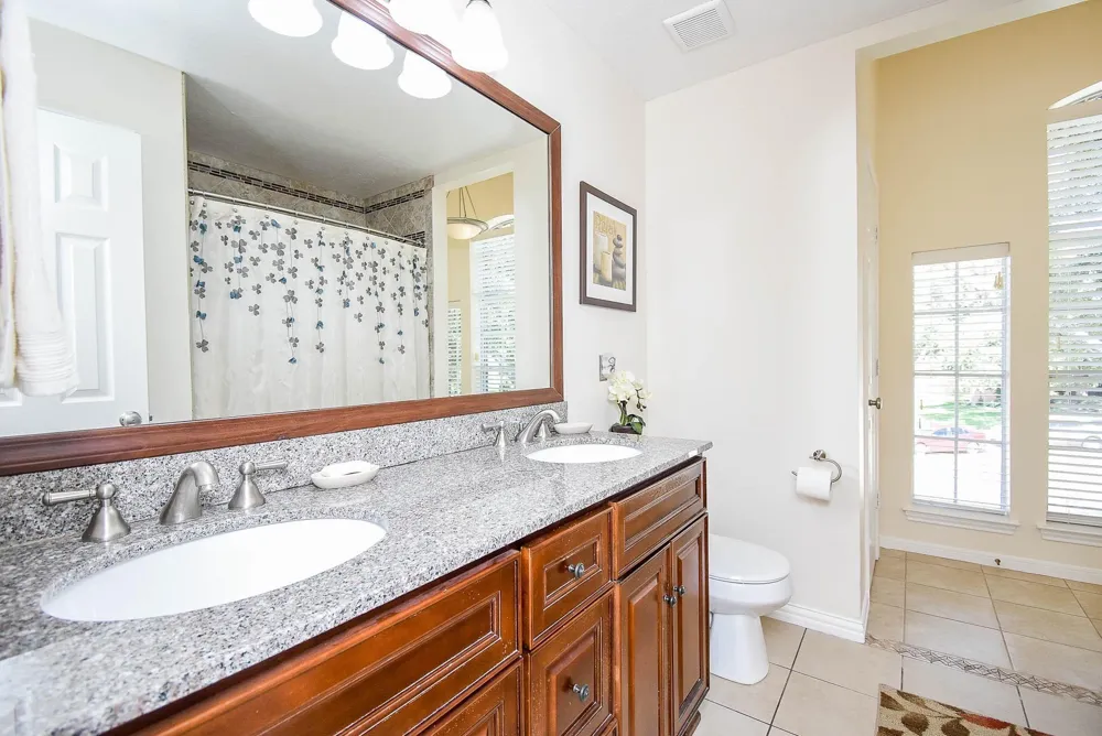 15611 Oakworth Court Sugar Land, TX 77498