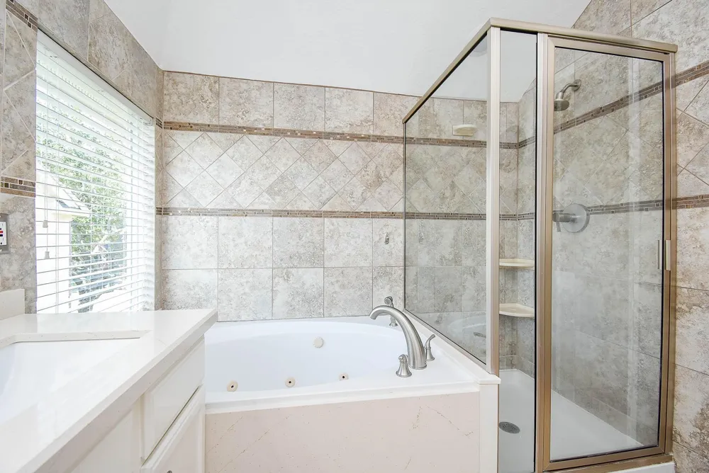 15611 Oakworth Court Sugar Land, TX 77498