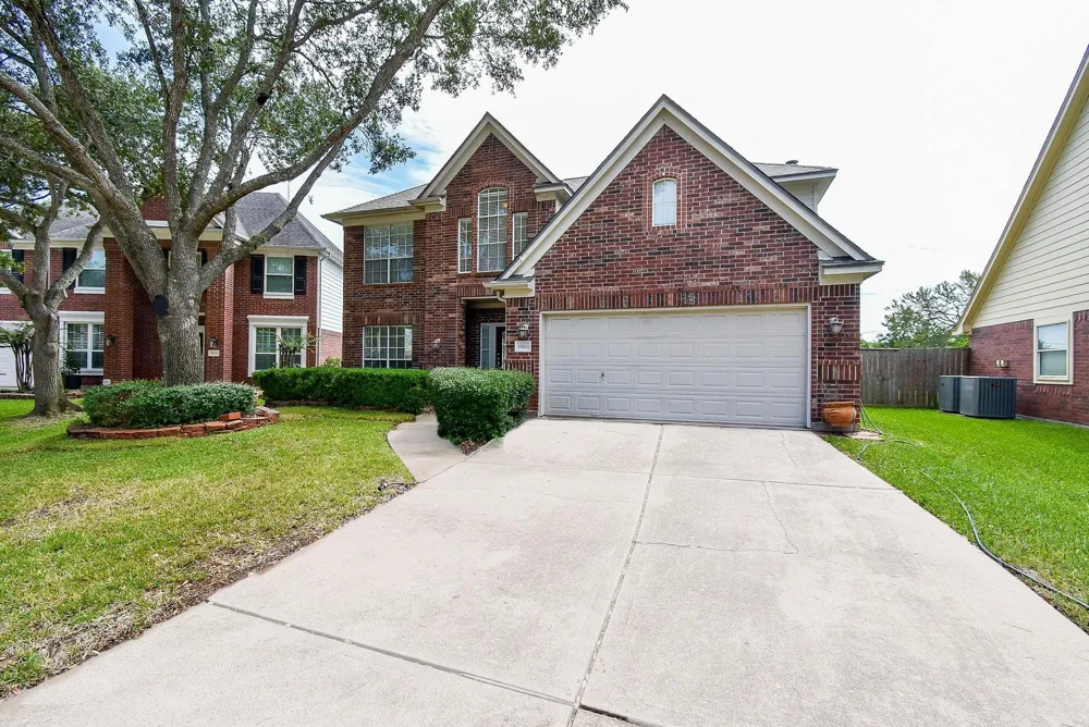 15611 Oakworth Court Sugar Land, TX 77498