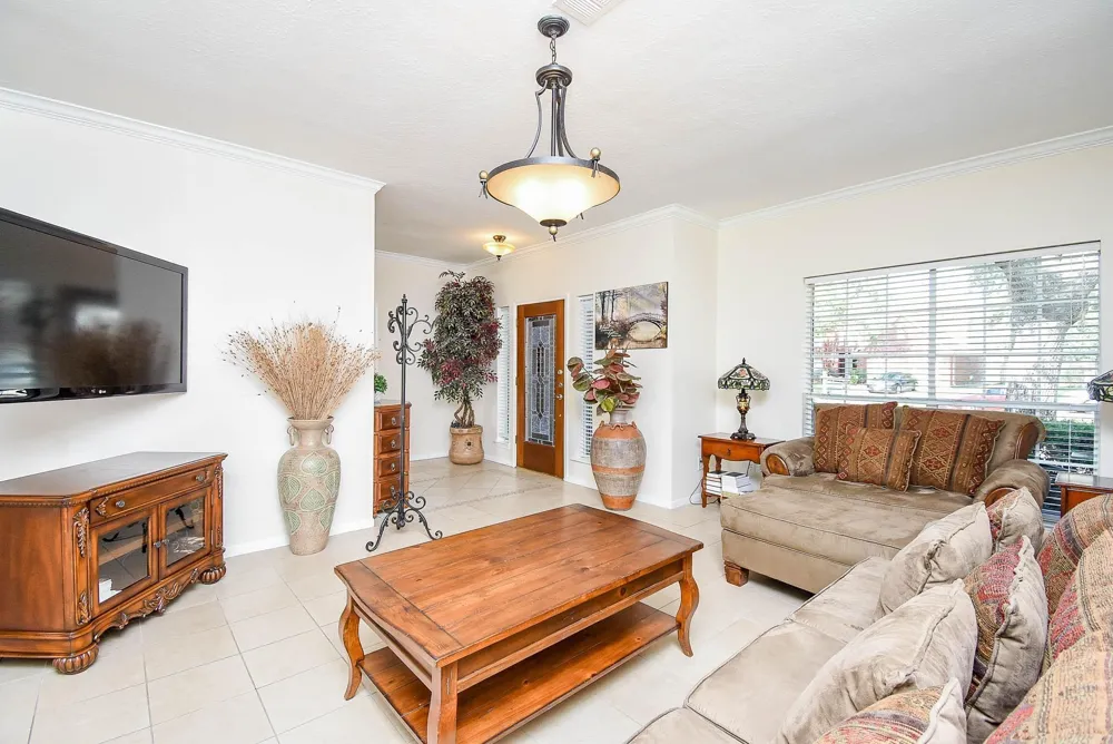15611 Oakworth Court Sugar Land, TX 77498