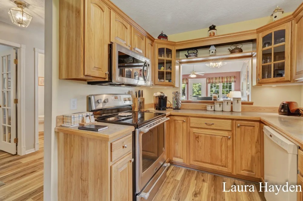 6880 Beechwood Drive Saranac, MI 48881