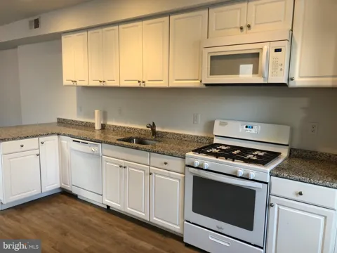 6 E EAGLE ROAD