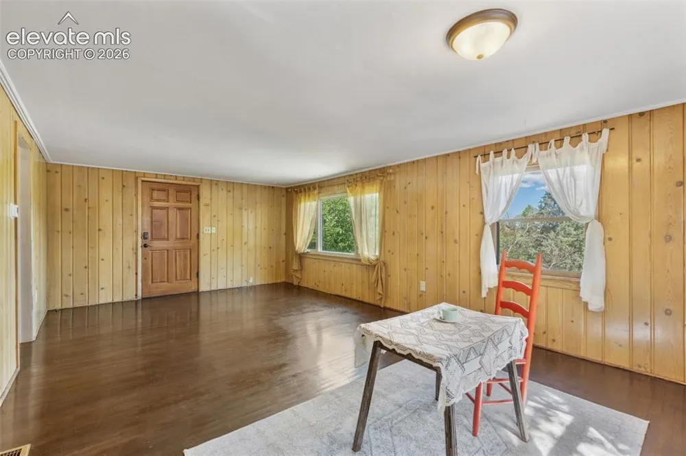 215 Washington Avenue Manitou Springs, CO 80829