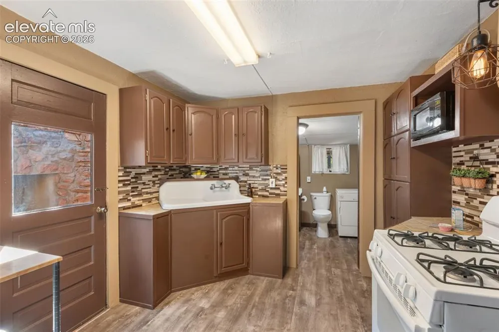 215 Washington Avenue Manitou Springs, CO 80829