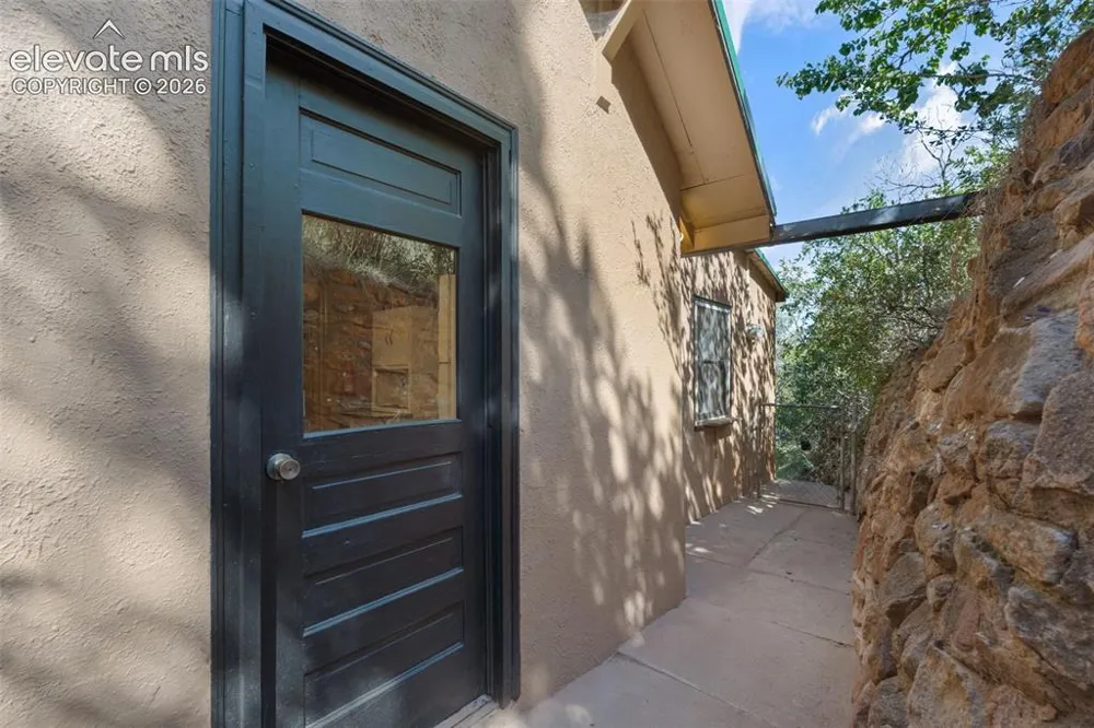 215 Washington Avenue Manitou Springs, CO 80829