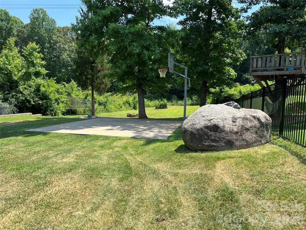 1106 Brookdale Lane Stanley, NC 28164