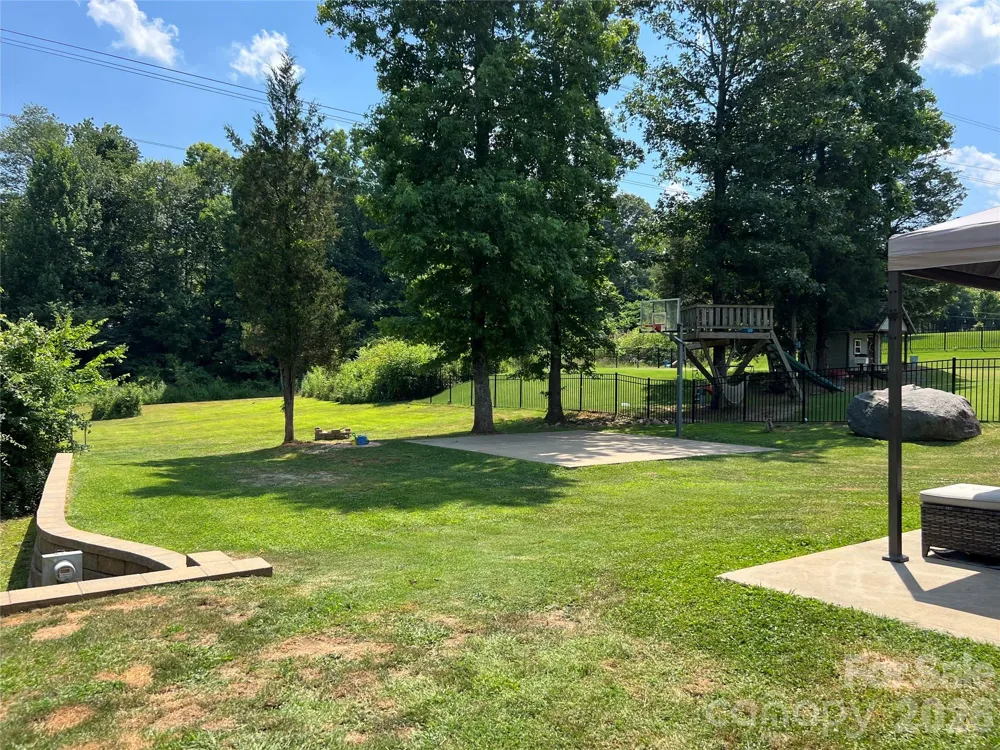 1106 Brookdale Lane Stanley, NC 28164