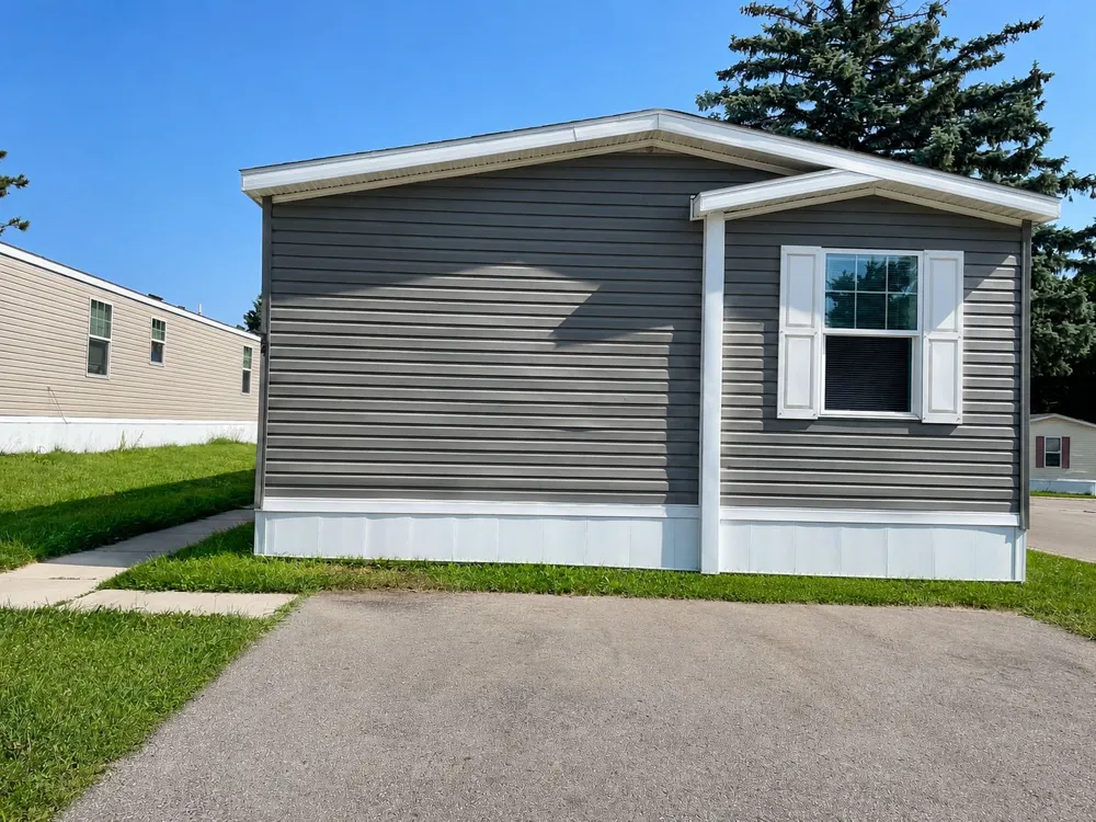 24 Hummingbird Drive, #126 Orion Township, MI 48359