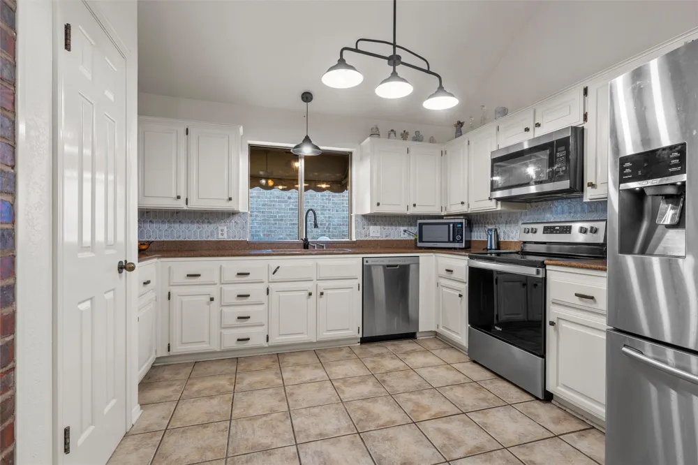 2723 Canyon Oaks Court Temple, TX 76502
