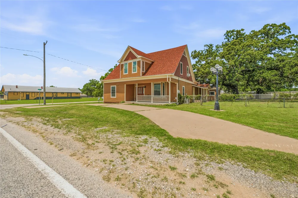 207 Fisher Gorman, TX 76454