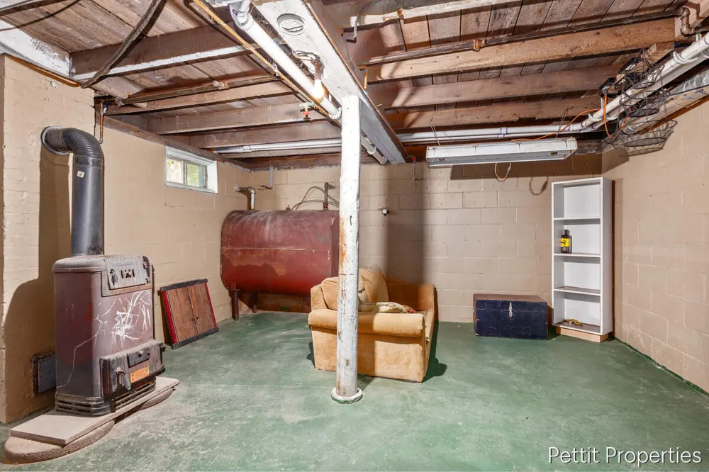 1857 Simonelli Road Laketon Township, MI 49445