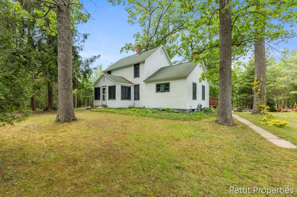 1857 Simonelli Road Laketon Township, MI 49445