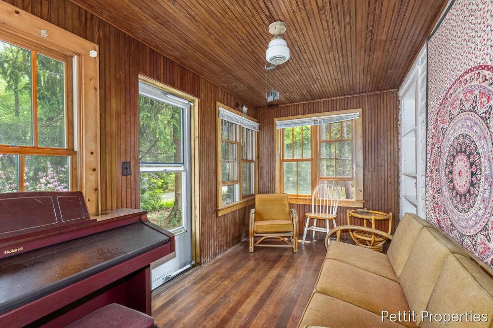 1857 Simonelli Road Laketon Township, MI 49445