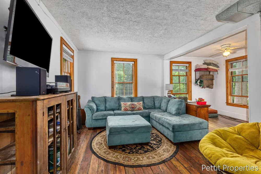 1857 Simonelli Road Laketon Township, MI 49445