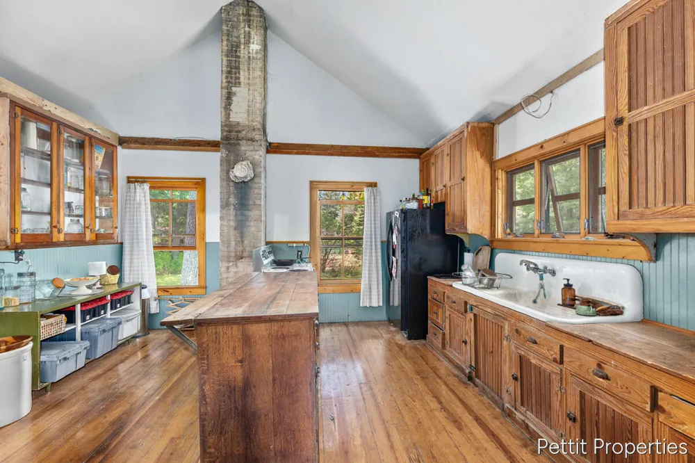 1857 Simonelli Road Laketon Township, MI 49445